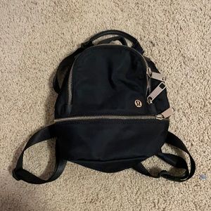 Lululemon city adventurer micro!